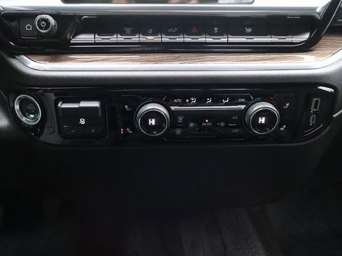 Used 2025 Chevrolet Silverado 3500 LT image 8