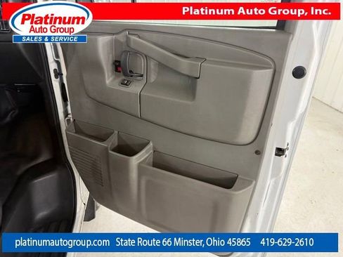 Used 2016 Chevrolet Express 3500 Extended RWD image 39