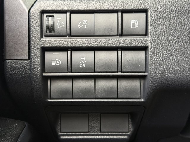 Used 2025 Toyota 4Runner SR5 AWD/4WD image 21
