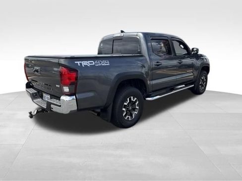 Used 2019 Toyota Tacoma TRD Off-Road AWD/4WD image 12