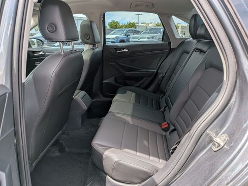 Used 2024 Volkswagen Jetta SE w/ Panoramic Sunroof Package FWD image 31