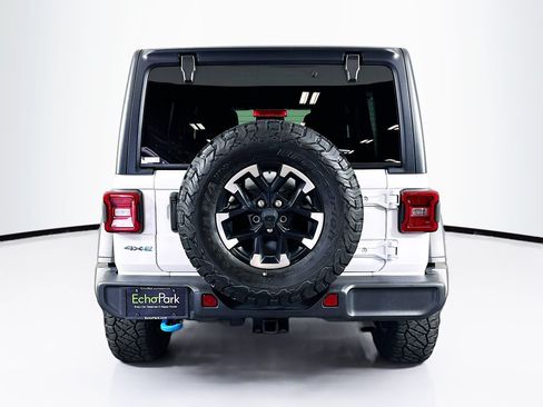 Used 2024 Jeep Wrangler Unlimited Rubicon 4xe AWD/4WD image 7