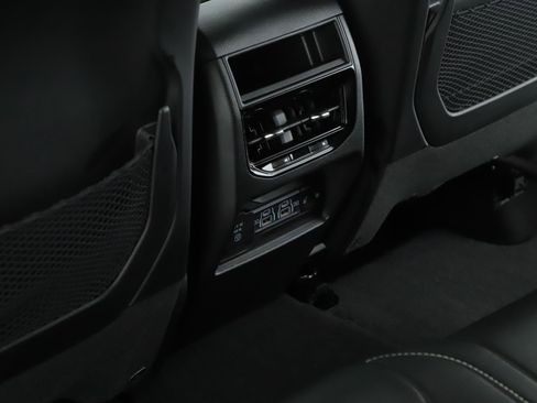 Used 2023 Jeep Grand Cherokee Limited AWD/4WD image 6