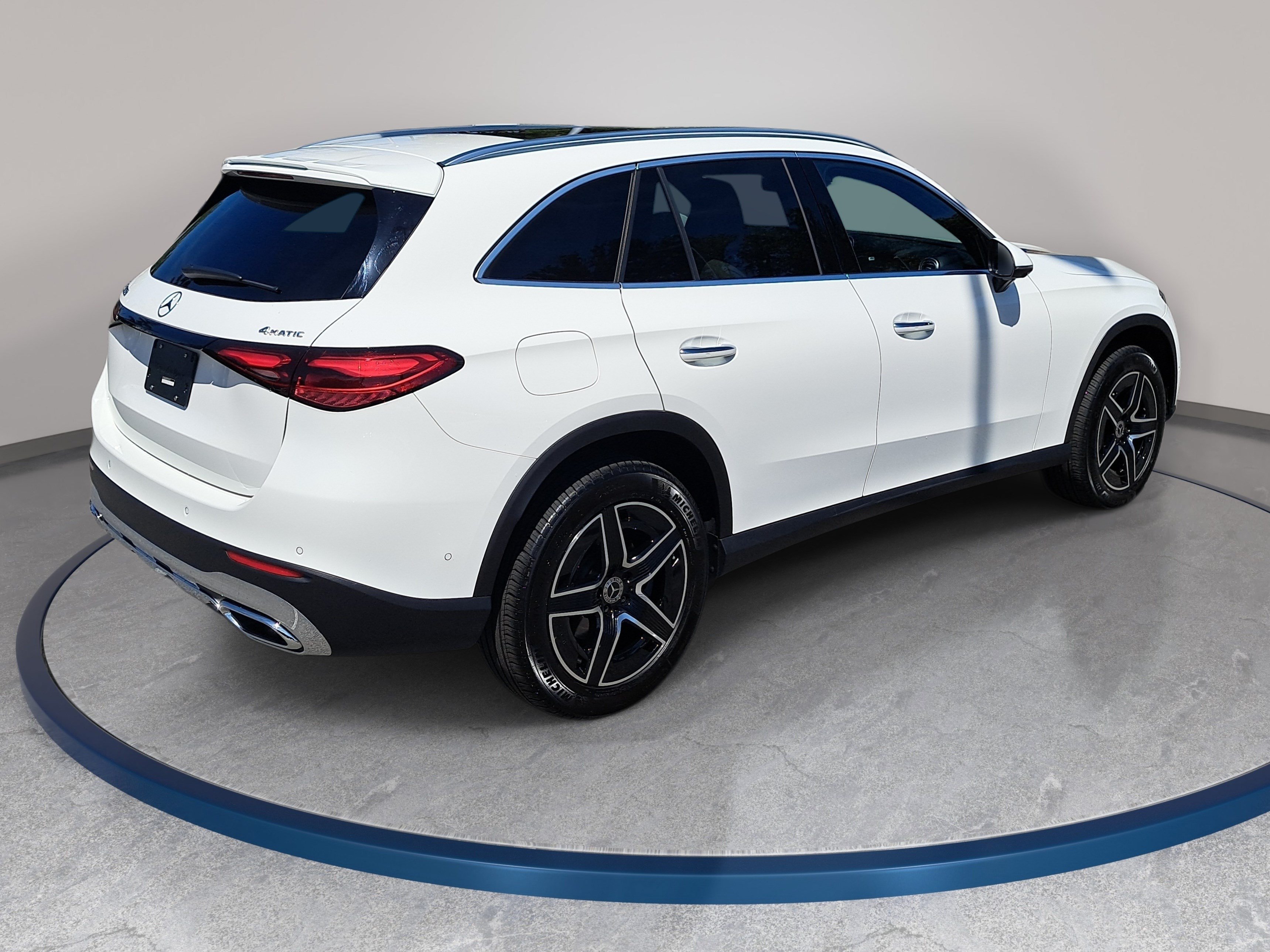 Used 2026 Mercedes-Benz GLC 300 4MATIC image 6