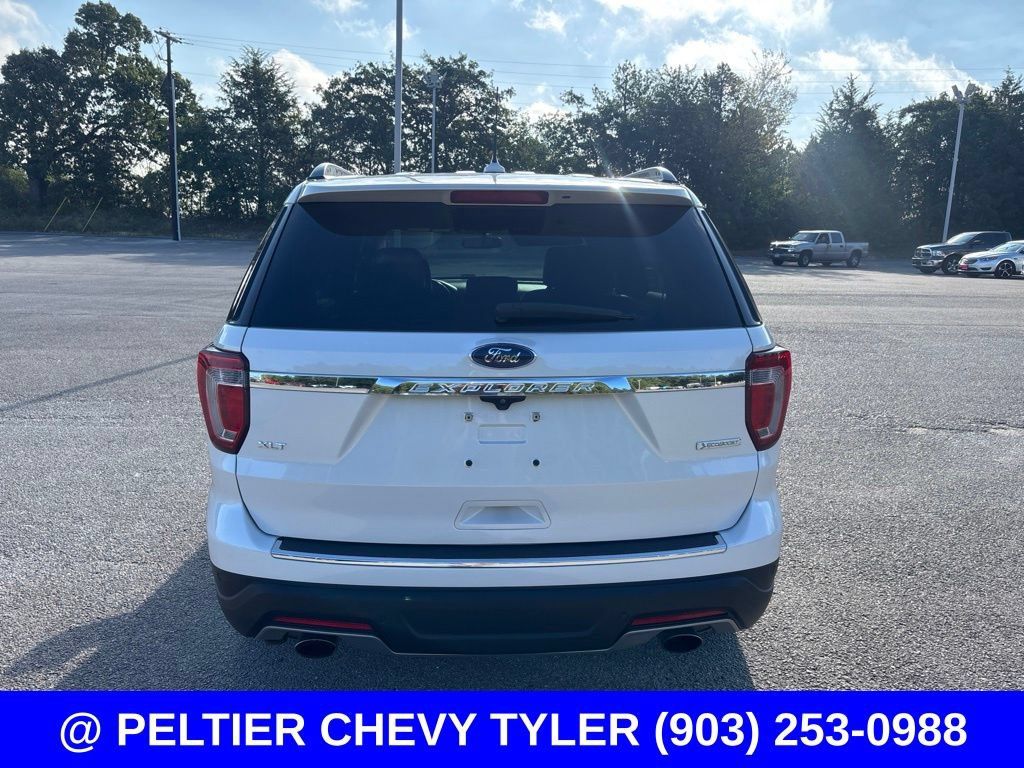 Used 2018 Ford Explorer XLT w/ Equipment Group 202A FWD image 6