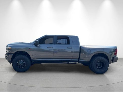 Used 2025 RAM 3500 Laramie AWD/4WD image 2