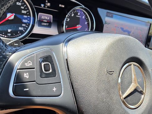 Used 2017 Mercedes-Benz E 300 image 44