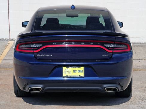 Used 2015 Dodge Charger SXT RWD image 49