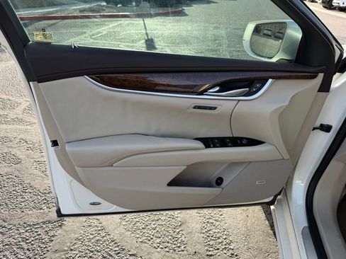 Used 2013 Cadillac XTS Premium image 23