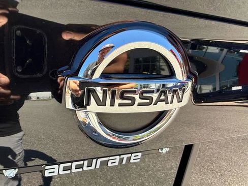 Used 2021 Nissan Rogue Sport S image 11