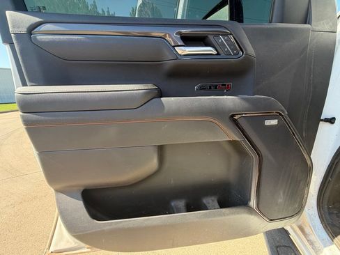 Used 2025 GMC Sierra 1500 AT4 w/ AT4 Premium Package AWD/4WD image 11