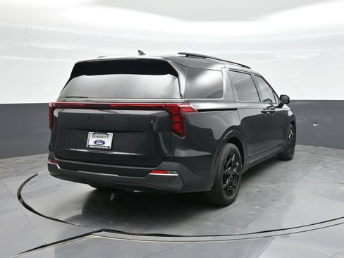Used 2026 Kia Carnival SX w/ SX Dark Edition Package FWD image 14