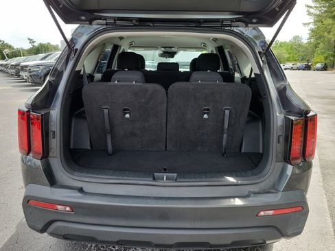 Used 2023 Kia Sorento LX FWD image 24