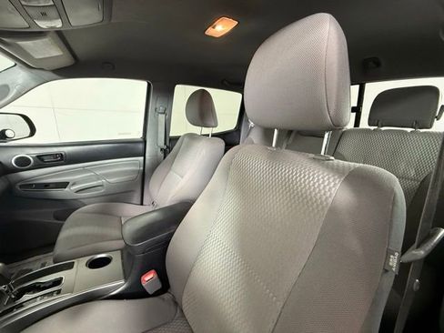 Used 2015 Toyota Tacoma PreRunner image 9