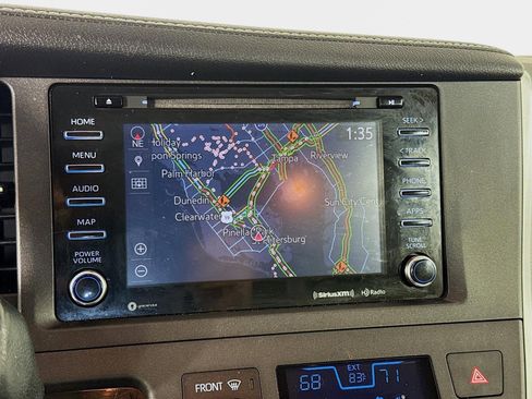 Used 2020 Toyota Sienna XLE image 17