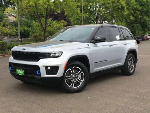 Used 2024 Jeep Grand Cherokee Trailhawk AWD/4WD image 1
