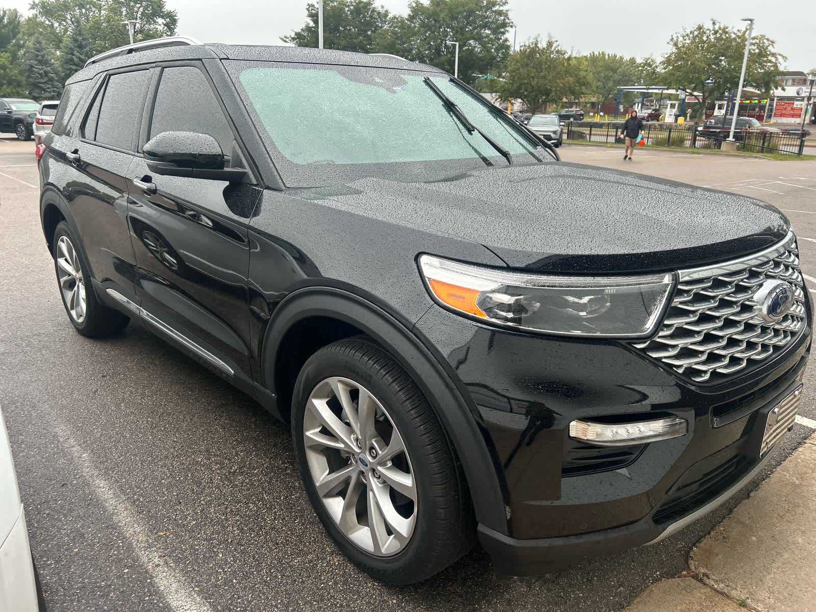 Used 2023 Ford Explorer Platinum w/ Technology Package AWD/4WD image 6