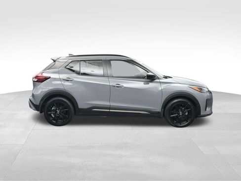 Used 2021 Nissan Kicks SR FWD image 6