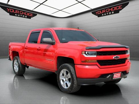Used 2018 Chevrolet Silverado 1500 Custom w/ Custom Value Package AWD/4WD image 10