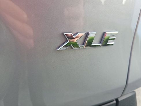 Used 2025 Toyota RAV4 XLE w/ Convenience Package FWD image 10
