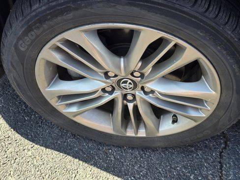 Used 2016 Toyota Camry SE image 11