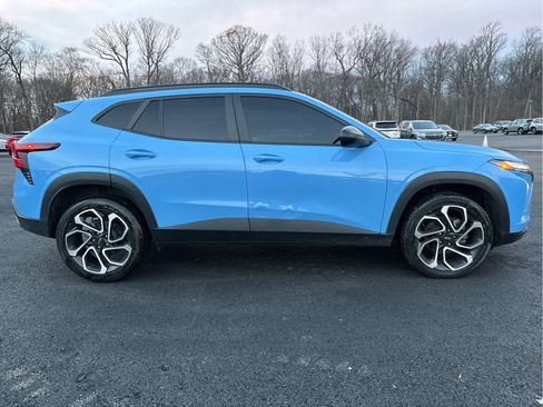 Used 2024 Chevrolet Trax RS w/ Sunroof Package image 9