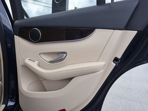 Used 2022 Mercedes-Benz GLC 300 image 23