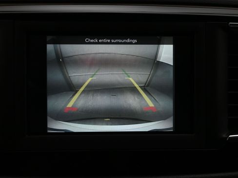 Used 2018 Chrysler Pacifica Touring Plus w/ Tire & Wheel Group image 15