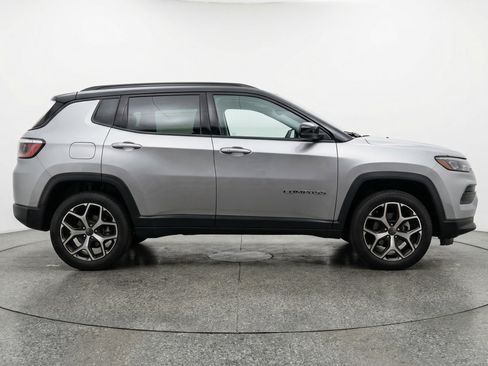 Used 2025 Jeep Compass Limited AWD/4WD image 11