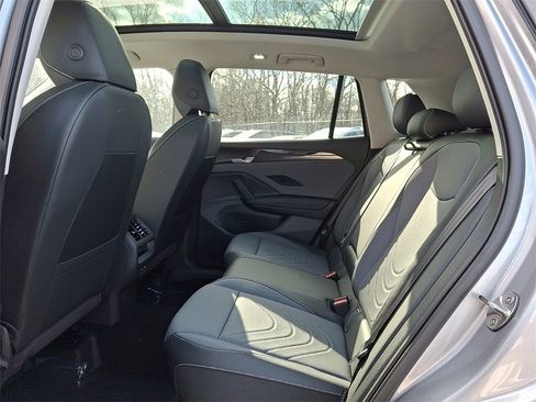 New 2026 Volkswagen Tiguan SE image 5