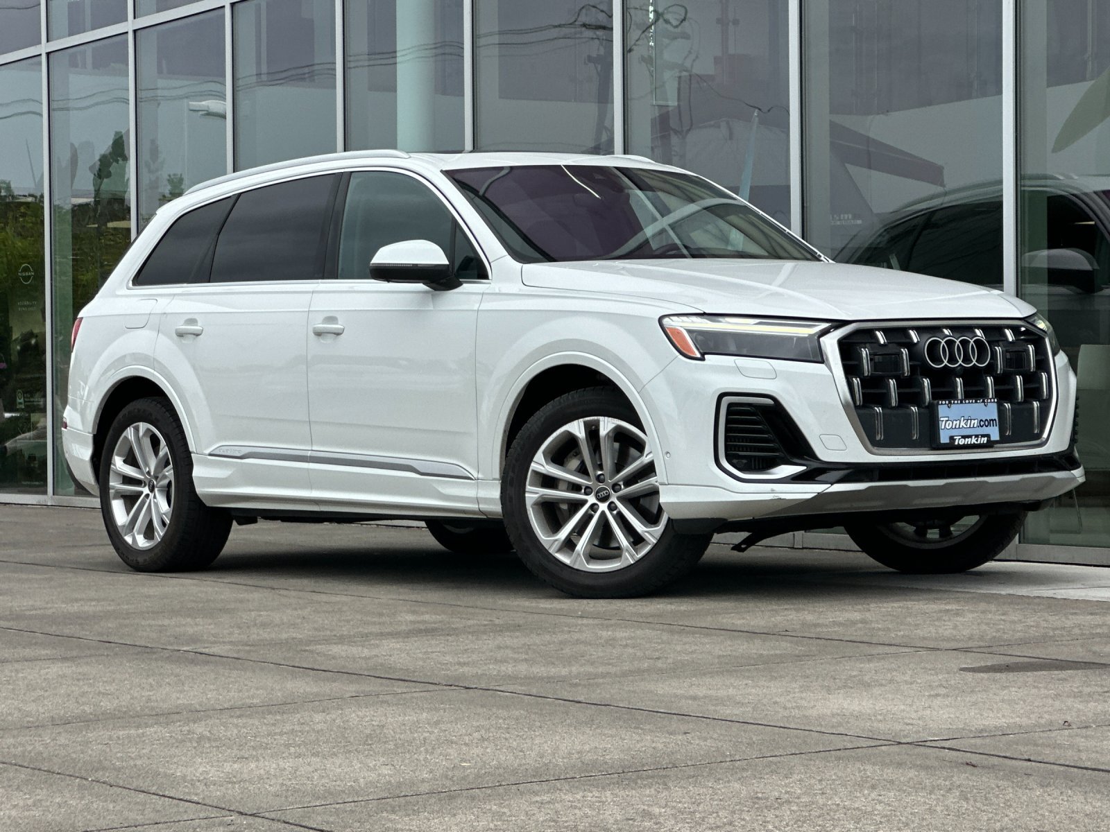 Used 2025 Audi Q7 3.0T Premium Plus AWD/4WD image 2