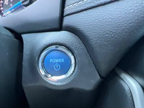 Used 2021 Toyota RAV4 XLE w/ Carpet Mat Package (TMS) AWD/4WD image 18