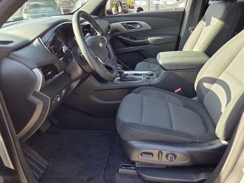 Certified 2023 Chevrolet Traverse LT FWD image 12