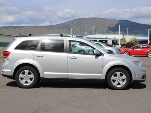 Used 2012 Dodge Journey SXT w/ Popular Equipment Group FWD image 7