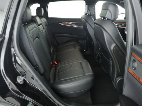 Used 2019 Lincoln Nautilus Reserve image 16