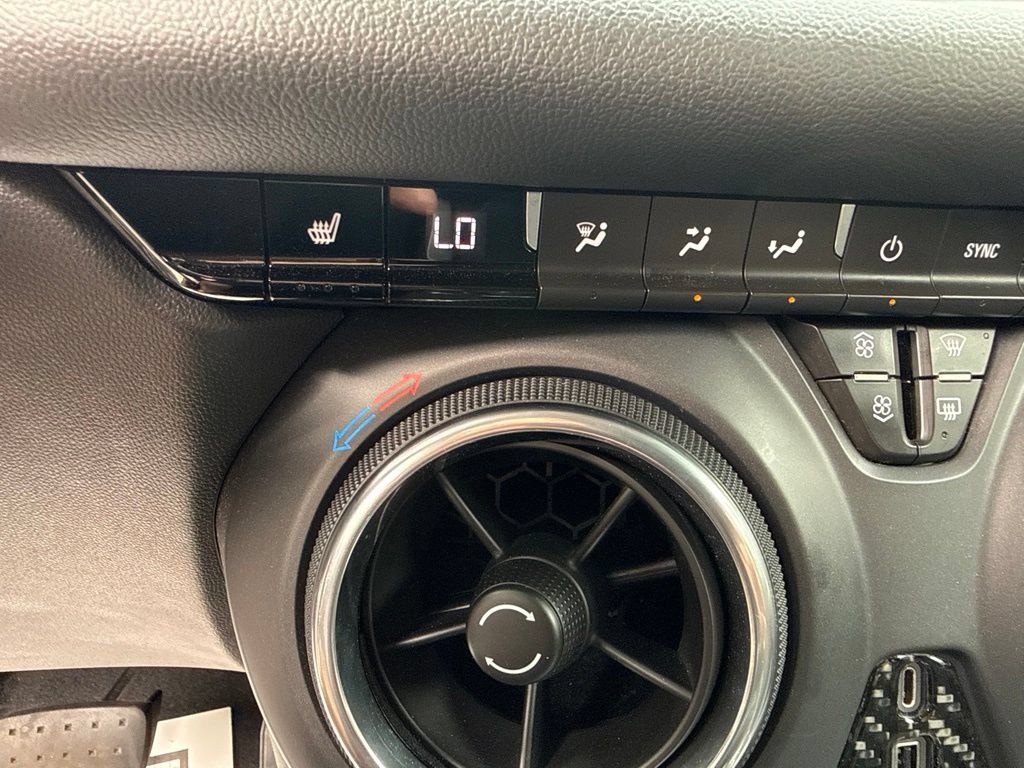 Used 2021 Chevrolet Blazer LT AWD/4WD image 33