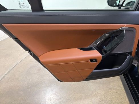 Used 2025 BMW 760i xDrive w/ Executive Package image 20