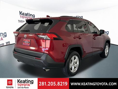 Certified 2021 Toyota RAV4 XLE w/ Convenience Package FWD image 5