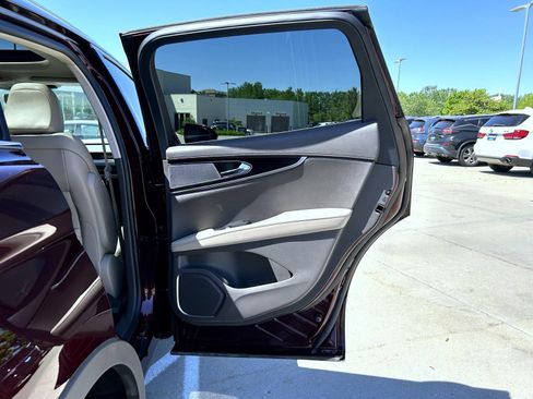 Used 2023 Lincoln Nautilus Reserve w/ Cargo Utility Package AWD/4WD image 17