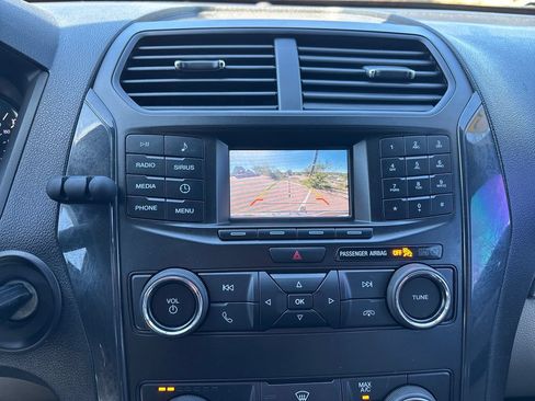 Used 2018 Ford Explorer FWD image 18