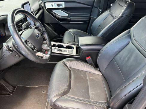 Used 2022 Ford Explorer ST w/ Equipment Group 401A RWD image 5