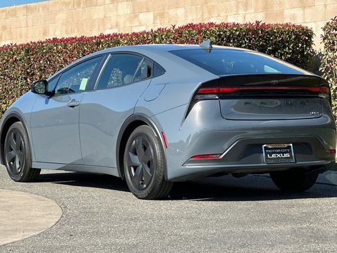 Used 2025 Toyota Prius LE image 6