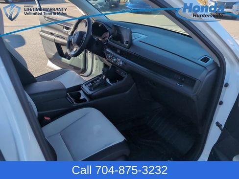 Used 2023 Honda CR-V LX image 16