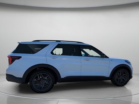 New 2026 Ford Explorer ST-Line w/ ST-Line Street Pack image 32
