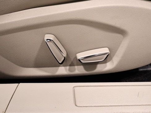 Certified 2017 Ford Fusion SE w/ Fusion SE Technology Package image 21