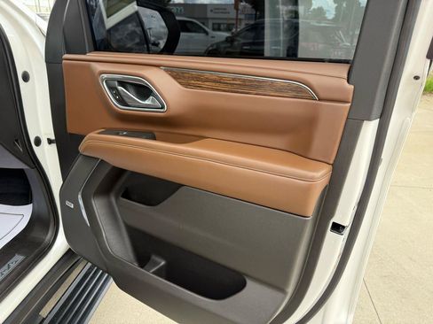 Used 2021 Chevrolet Tahoe High Country w/ Premium Package AWD/4WD image 19
