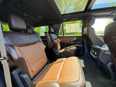 Used 2025 Ford Expedition King Ranch AWD/4WD image 36