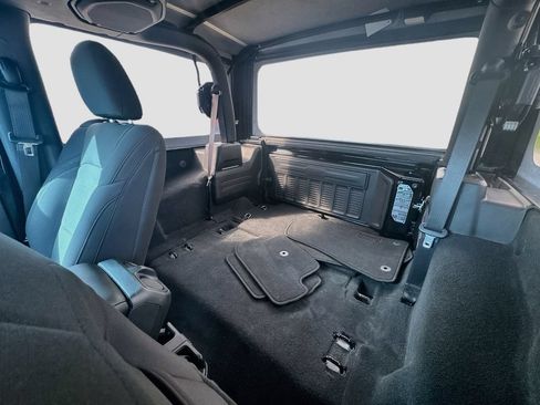 Used 2022 Jeep Wrangler Sport AWD/4WD image 25