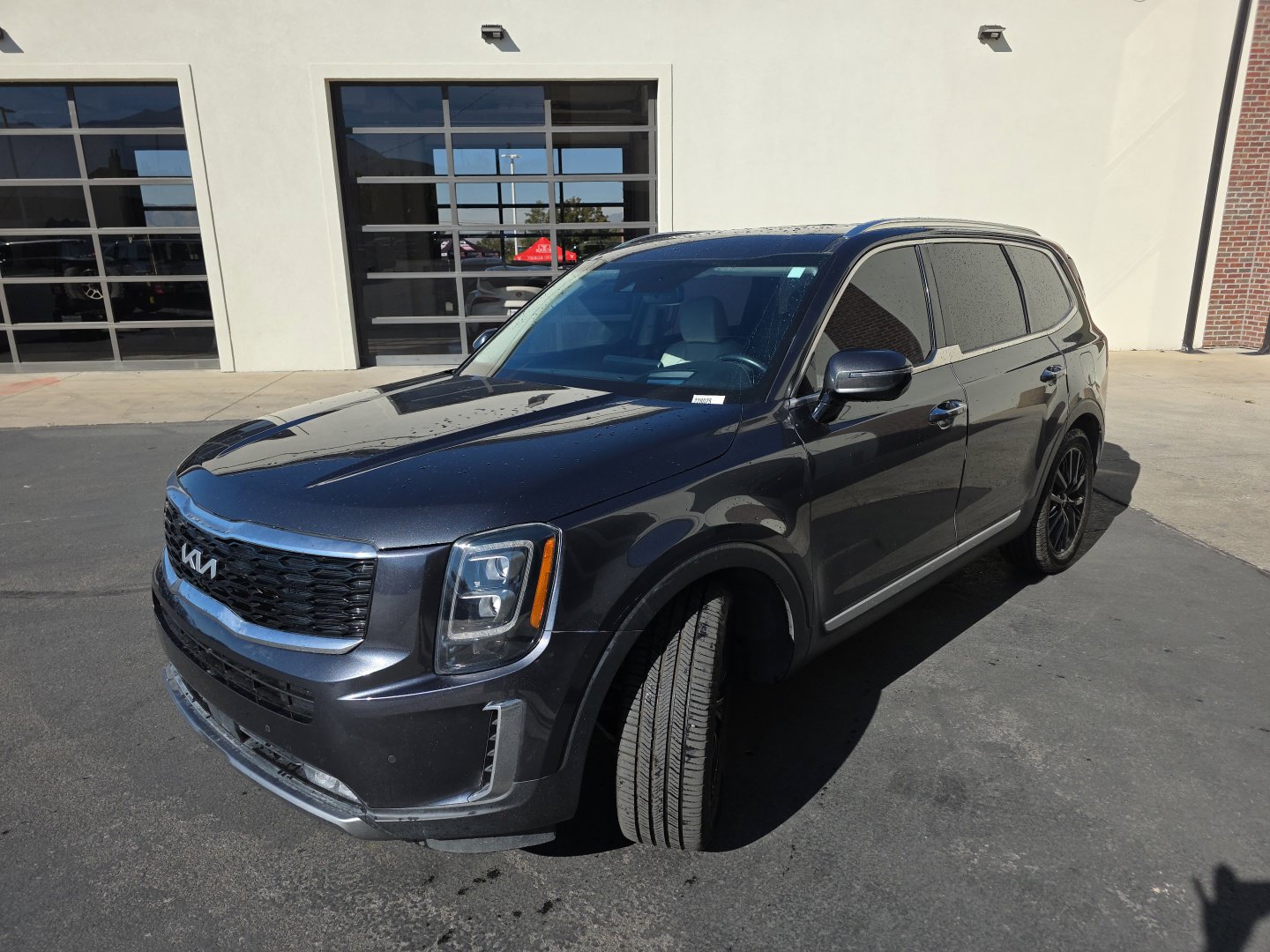 Used 2022 Kia Telluride SX w/ SX Prestige Package AWD/4WD image 3