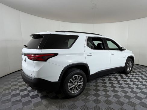 Used 2023 Chevrolet Traverse LT FWD image 4
